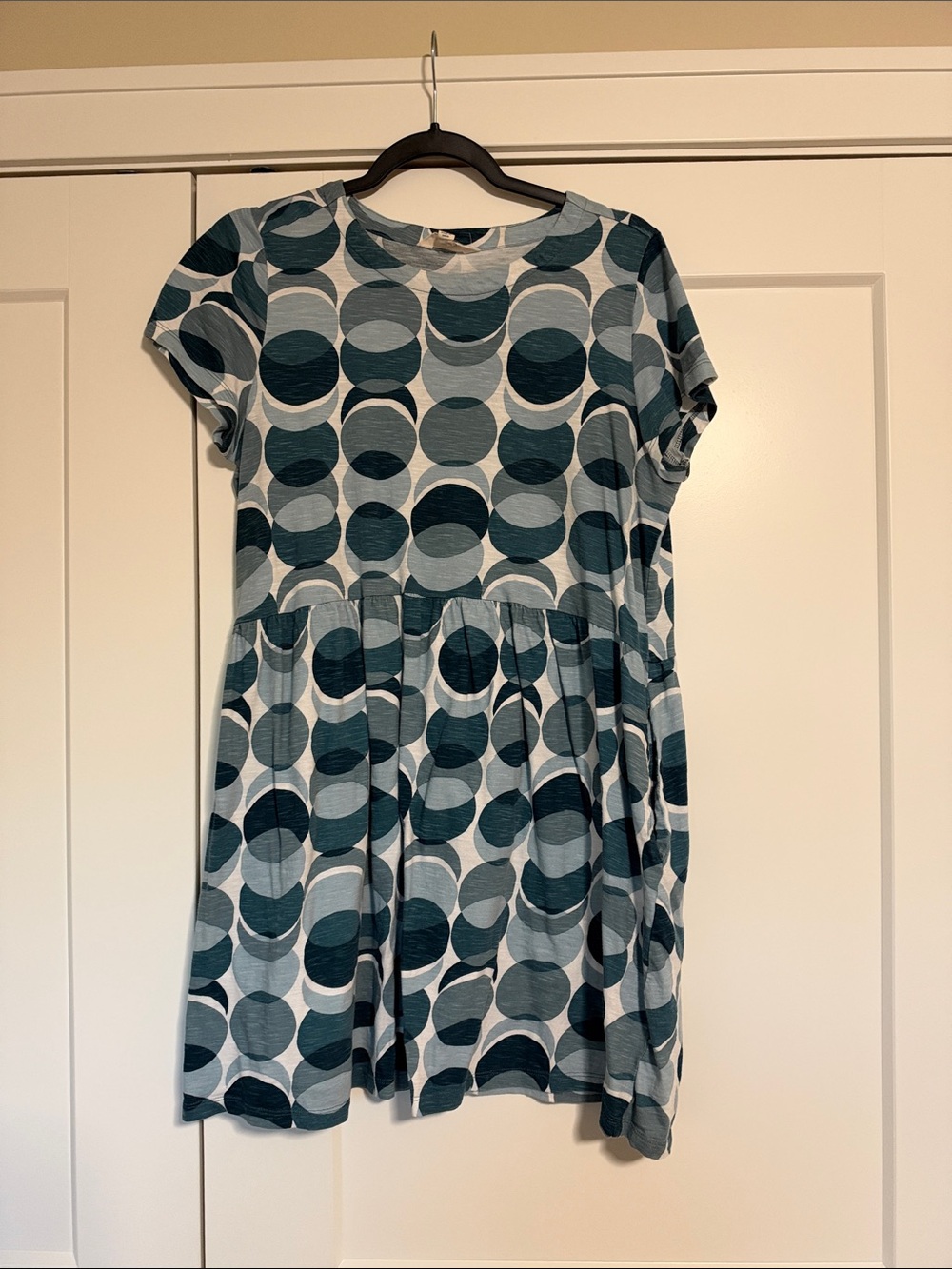 Casual Short Sleeve Mini Dress in Teal Circle Print